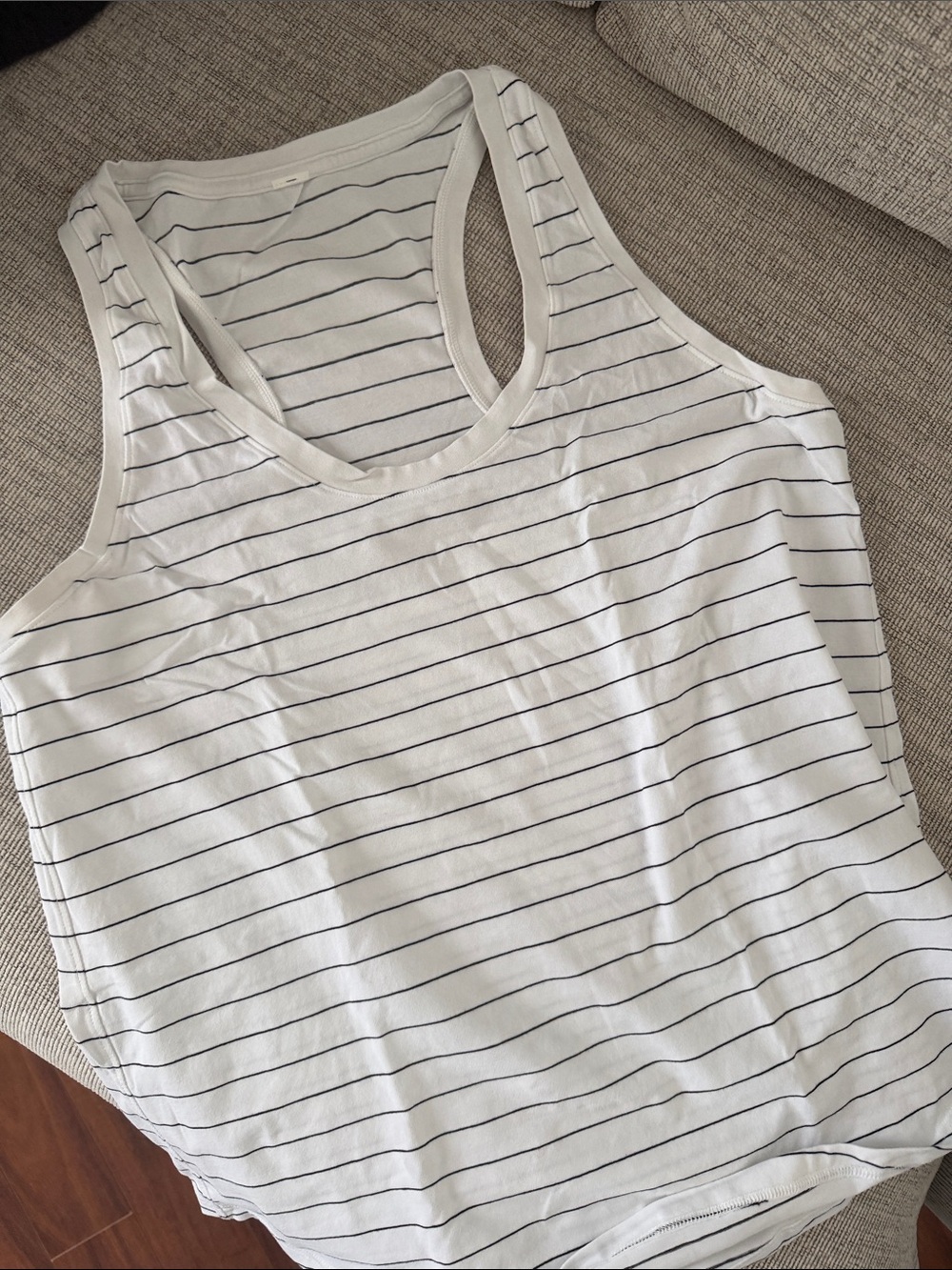 Lululemon love tank top Sleeveless black White Striped size 8 or medium - Picture 2 of 3